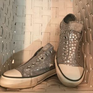 Chuck Taylor Converse ‘no laces’ Slip Ons. '